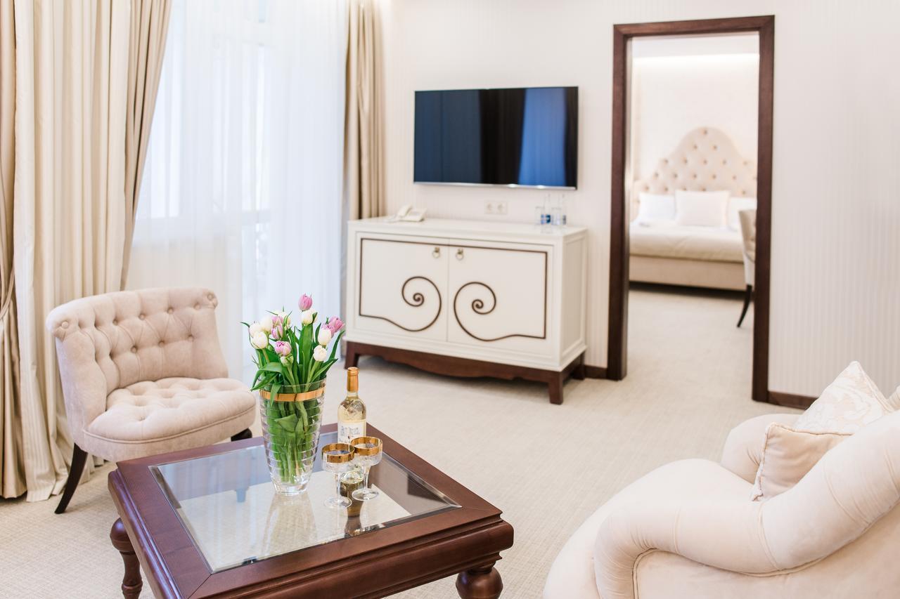 Galant Hotel トラスコヴェッツ エクステリア 写真